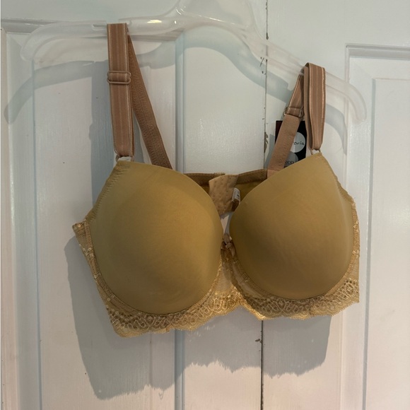 NWT Underwire Lace bra in tan or Black - Picture 1 of 6